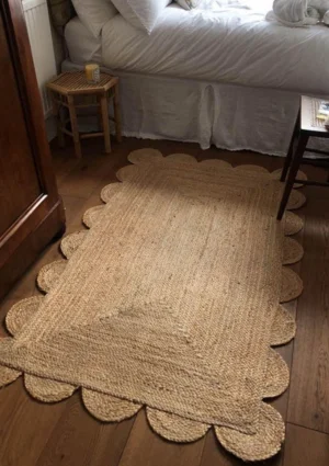 Cozy sisal rug in Dubai bedroom