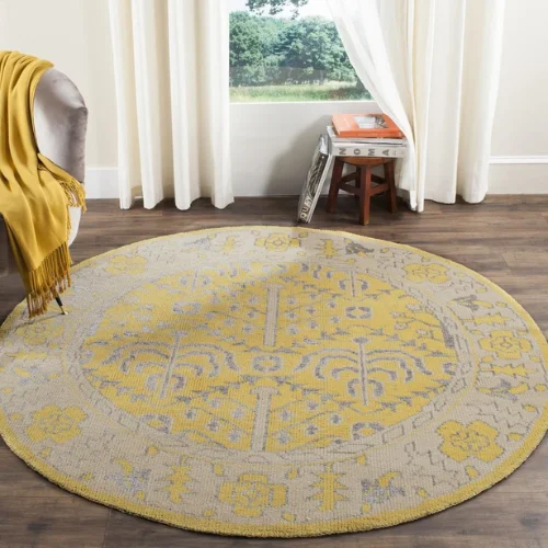 Stylish round rug