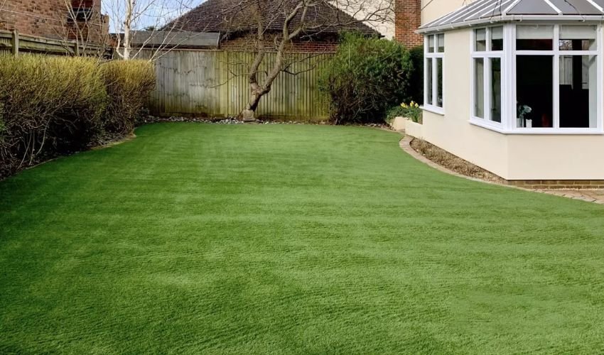 Non-absorbent Artificial Grass